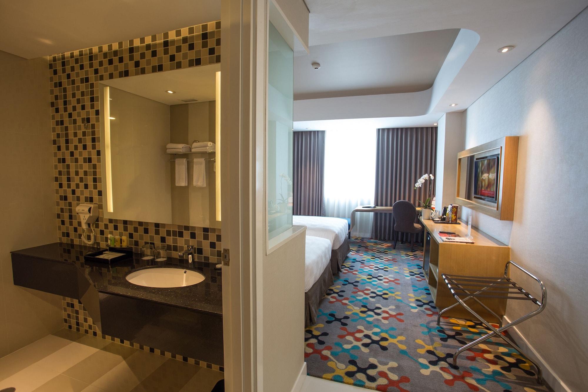 Hotel Ciputra Cibubur Managed By Swiss-Belhotel International Ngoại thất bức ảnh